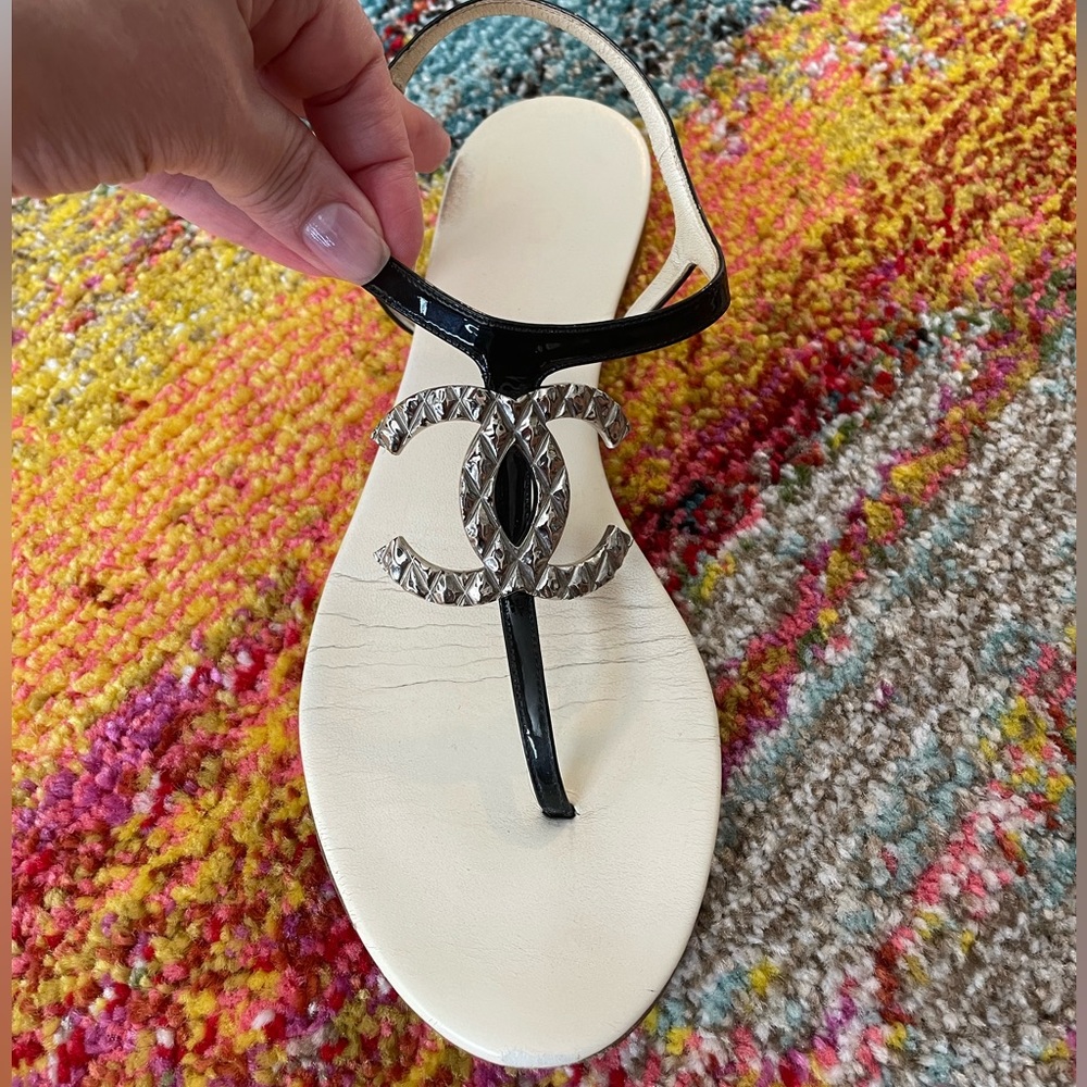 CHANEL Black SANDALS Silver METAL LOGO Sz 7.5